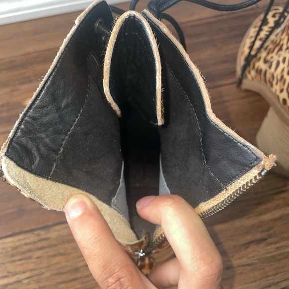 🖤Leopard Booties lace up boots chunky boots ankle boot Dolce Vita block heel - Picture 9 of 14